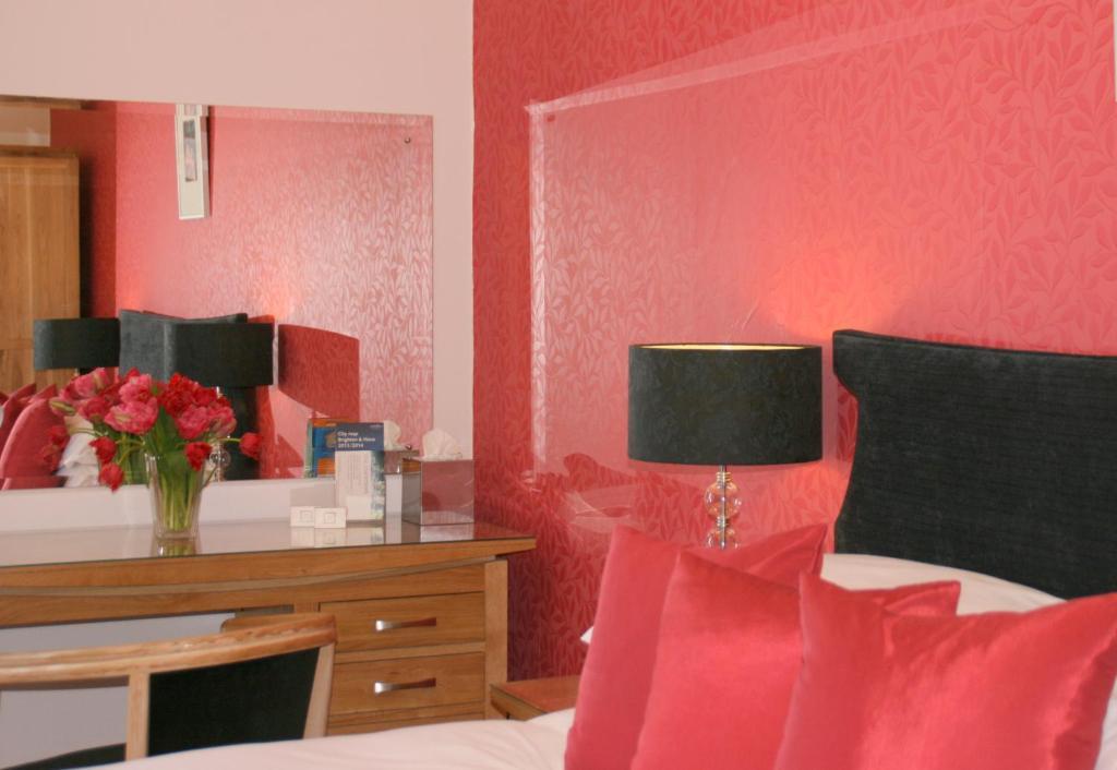 The Claremont 5* Брайтонн